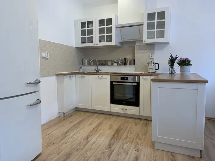 První snímek kuchyně