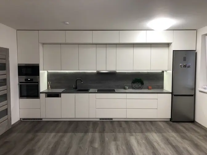 Čtvrtý snímek kuchyně