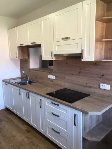 Pátý snímek kuchyně