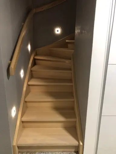 První snímek schodiště