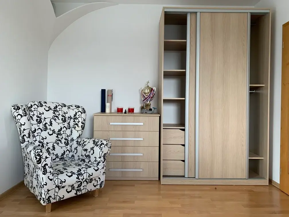 První snímek skříně